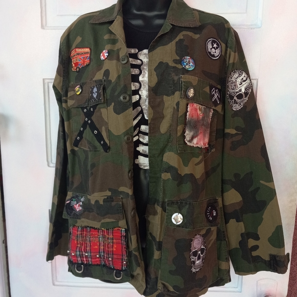 RAGE- OOAK punked out custom army fatigue camo jacket - Picture 10 of 12